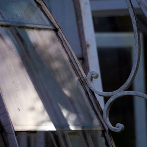 Eléments en fer et verre d'une serre au jardin botanique de Meise - Belgique  - collection de photos clin d'oeil, catégorie clindoeil